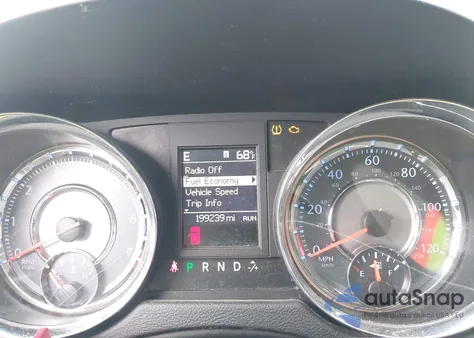 2015 Chrysler Town & Country Touring z USA, uszkodzony, nr VIN 2C4RC1BG2FR706318